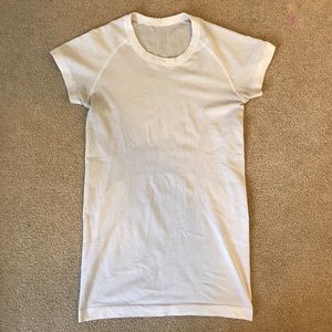 White lulu lemon shirt